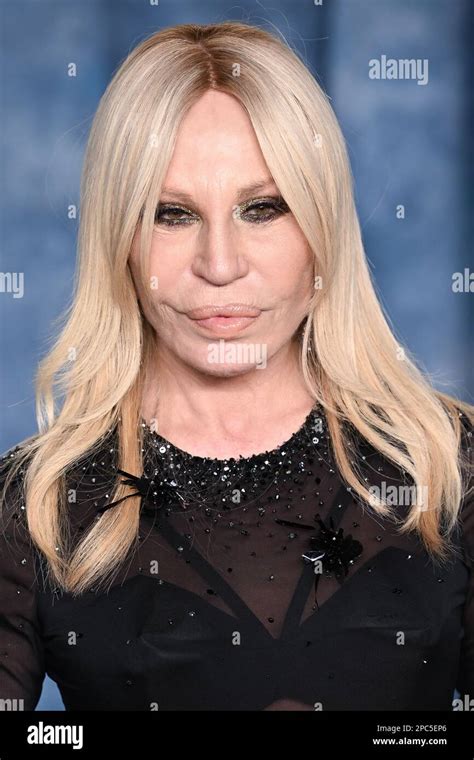 sfilata versace los angeles 2023|versace donatella.